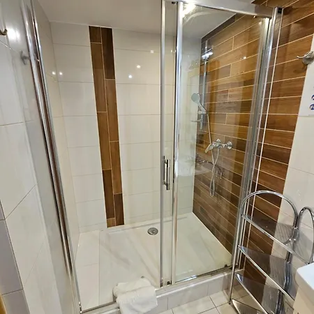 Regina Ii & Bed & Breakfast