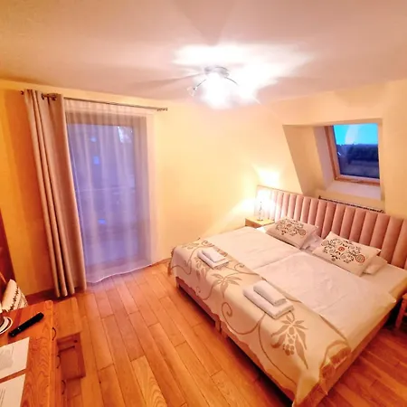 Regina Ii & Bed & Breakfast